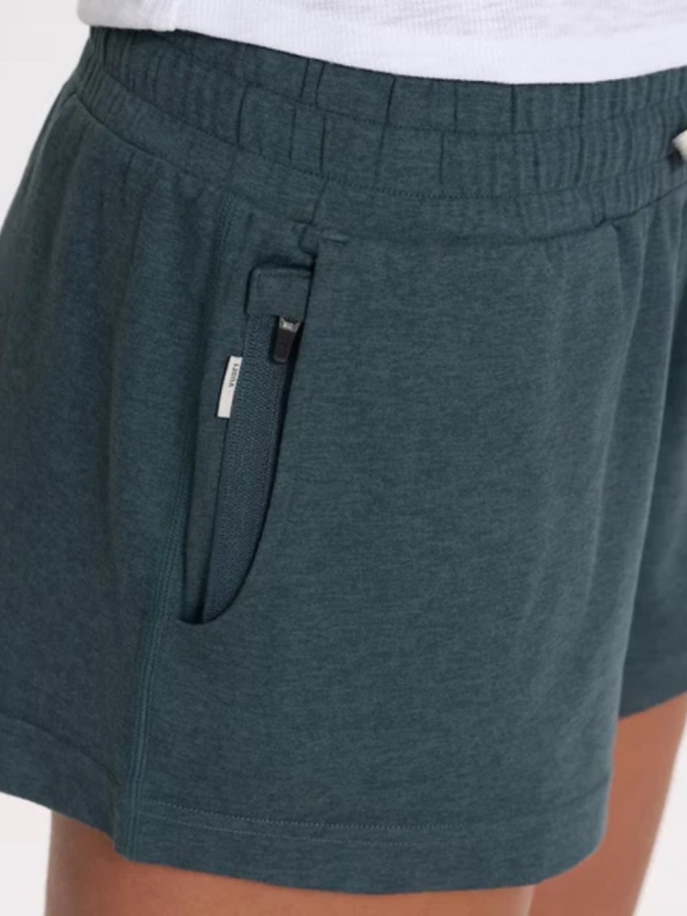 Vuori Halo Performance Short Green - Picture 3 of 6